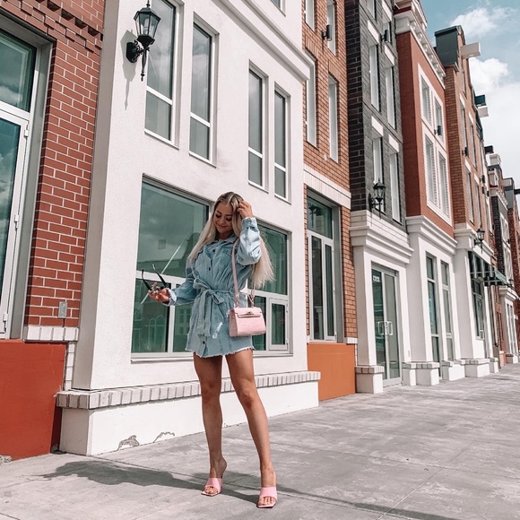 Meet your Posher, Sara - Picture 1 of 1